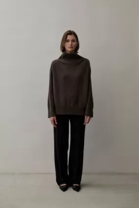 THE CLASSIC TURTLENECK - CHESTNUT BROWN